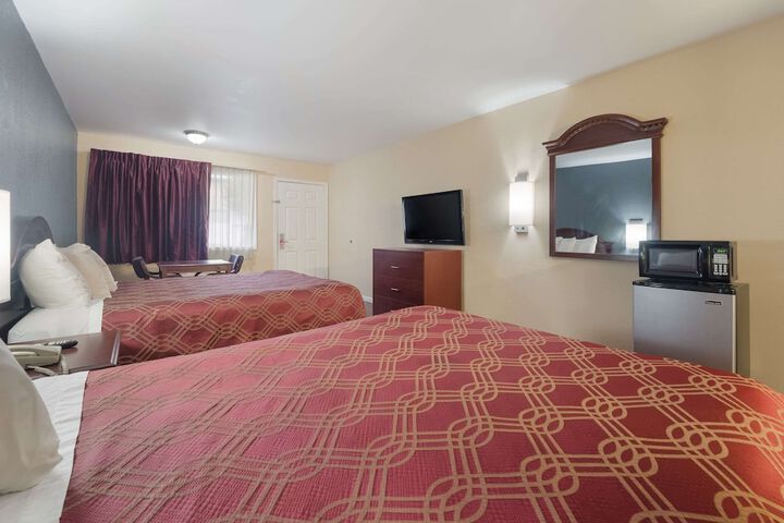 Room 7 of 33