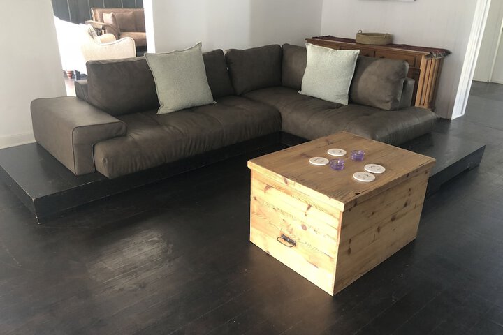 Lounge 34 of 58