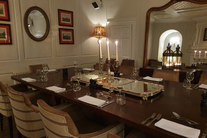 Dining 17 of 26