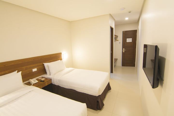 Room 11 of 30