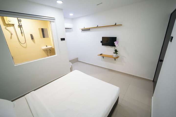 Room 21 of 35