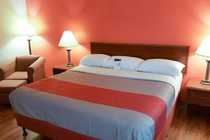 1 King Bed (1 of 3)