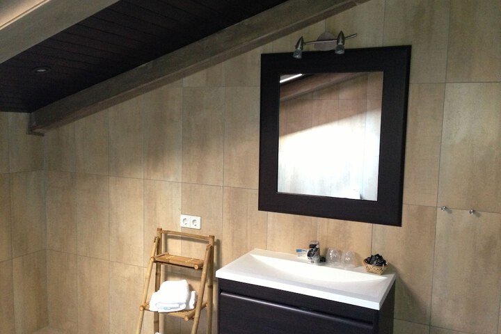 Room 16 of 29