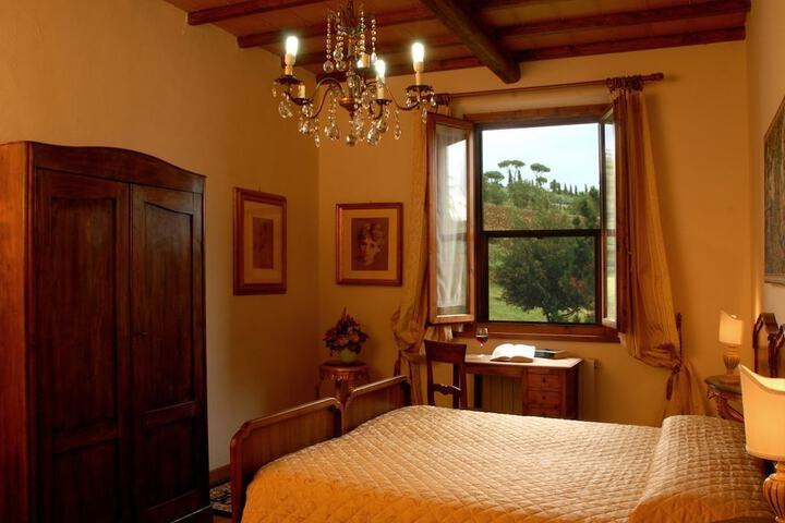 Room 3 of 22