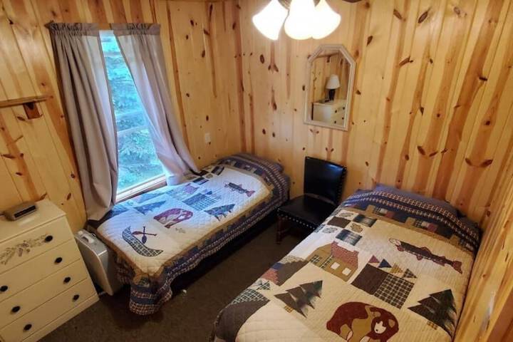 Room 33 of 195