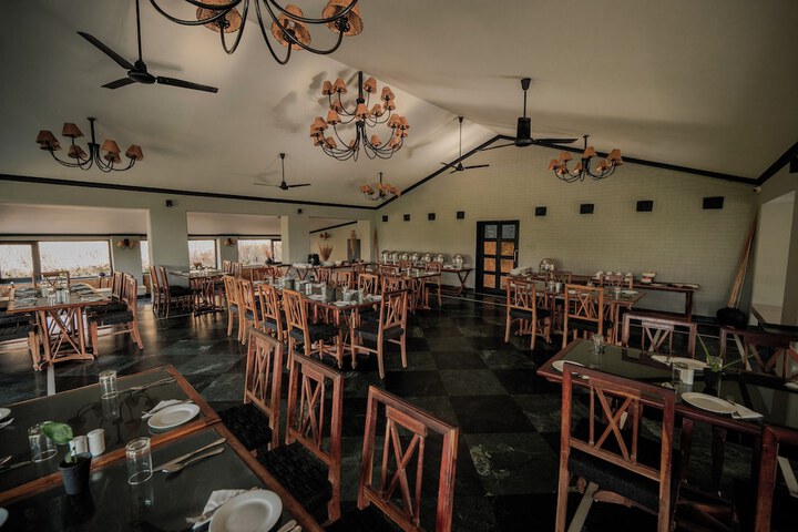 Dining 81 of 126