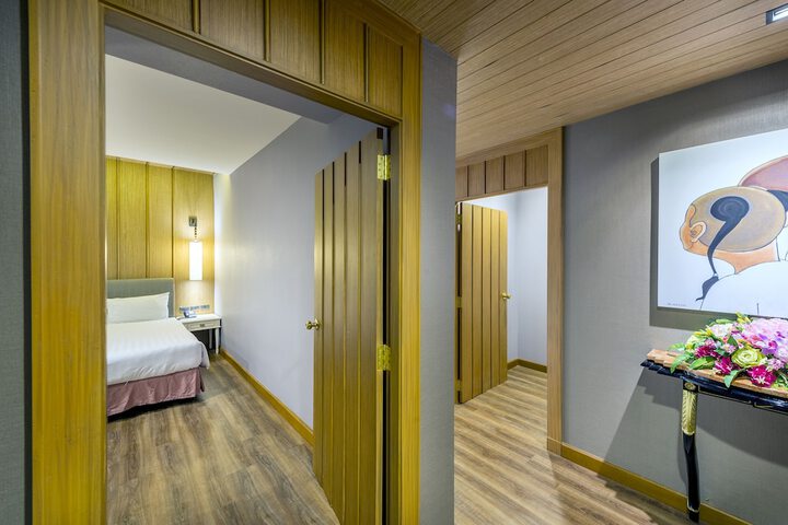 Room 27 of 55