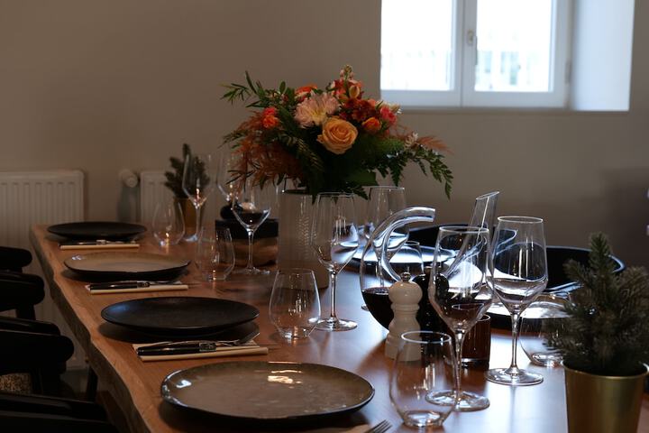 Dining 33 of 45