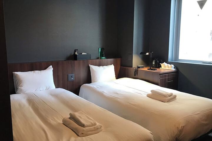 Room 19 of 42