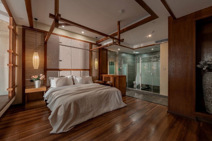 Room 55 of 90