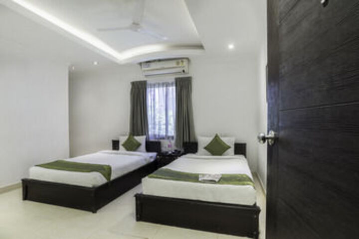 Room 9 of 21