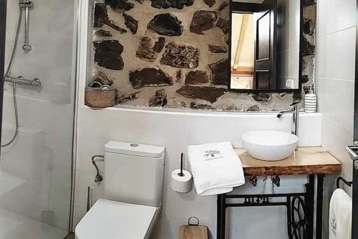 Room 12 of 26
