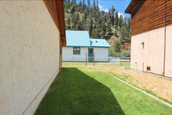 Property Grounds 24 of 39