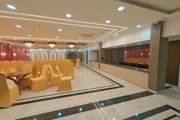 Ballroom/Hall 57 of 70