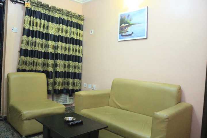 Room 9 of 25