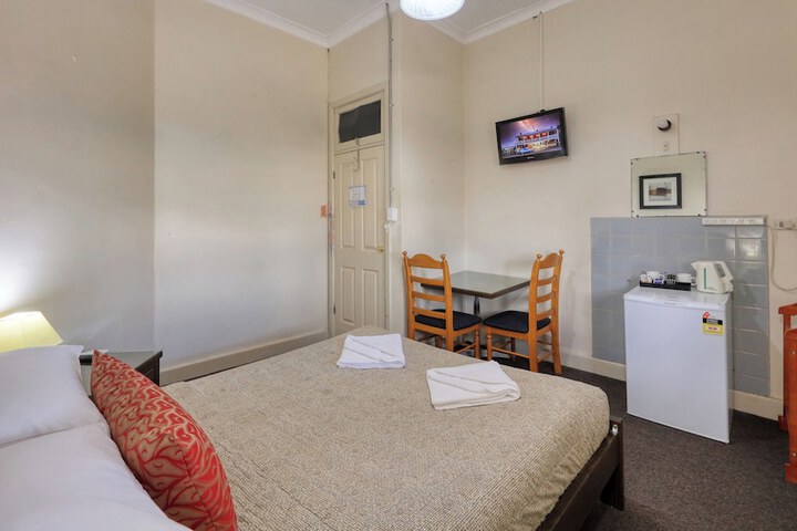 Room 10 of 25