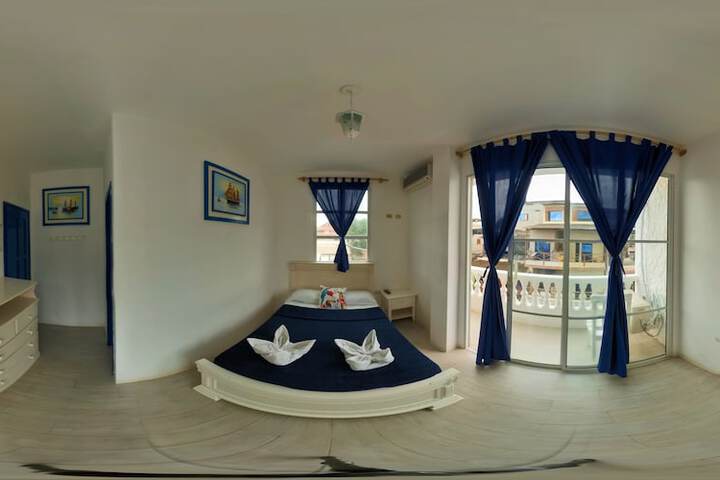 Room 5 of 16
