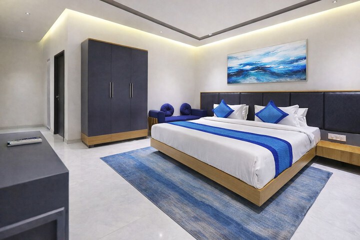 Room 6 of 43
