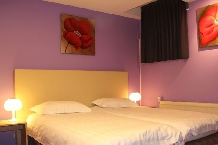 Room 21 of 61