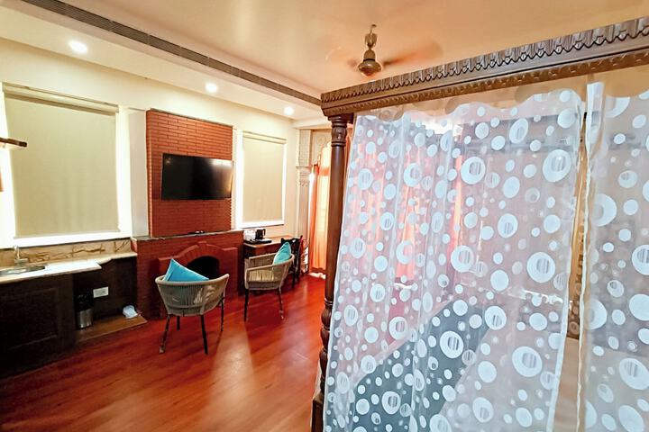 Room 26 of 71