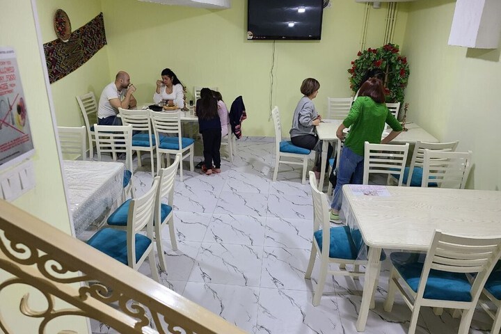 Dining 76 of 102