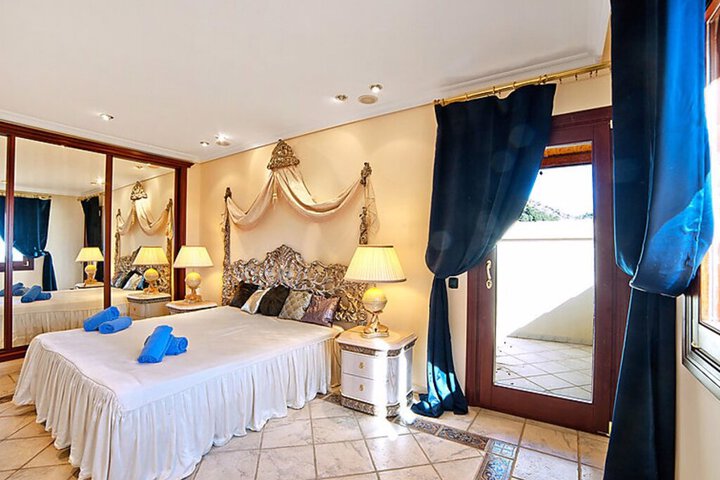 Room 3 of 24