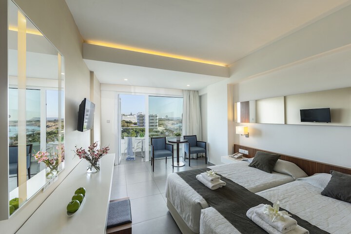 Room 12 of 78