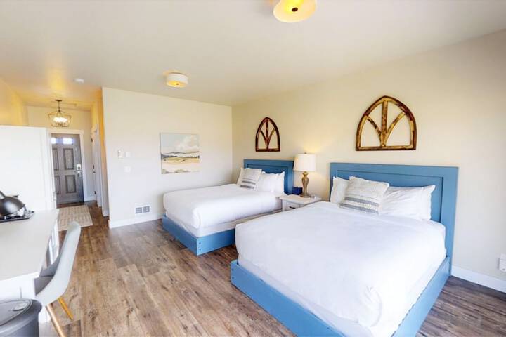 Room 2 of 33