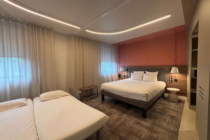 Room 50 of 111