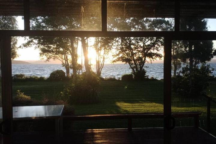 Kiwi on the Lake 3 bedroomChalet Villa