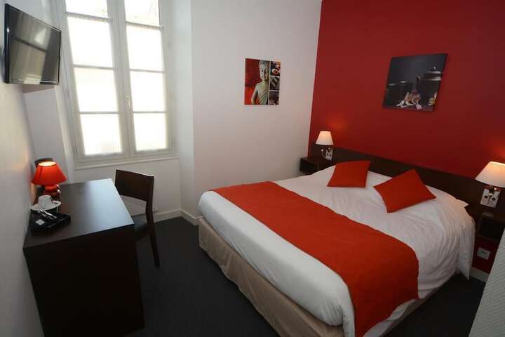 Room 3 of 37
