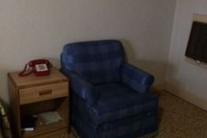 Room 10 of 20