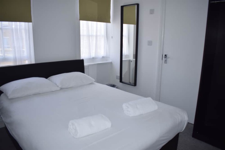 Room 5 of 33