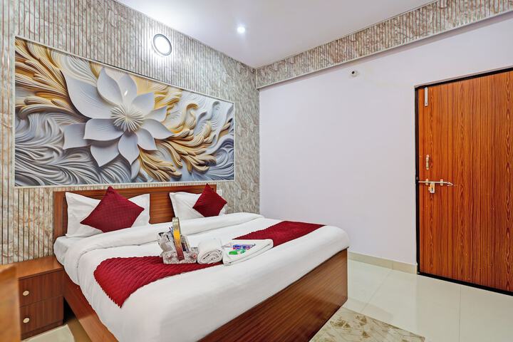 Room 8 of 32