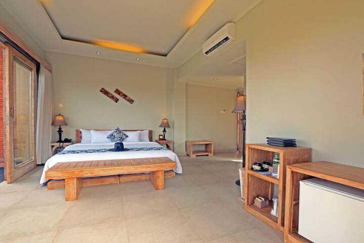 Room 3 of 75
