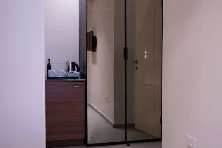 Room 44 of 74
