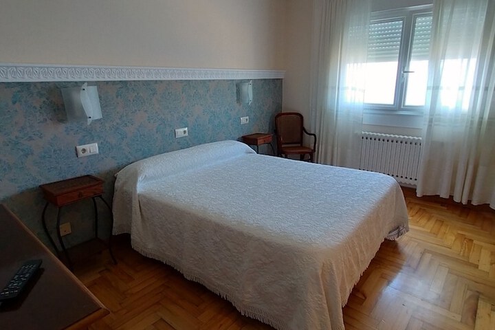 Room 12 of 44
