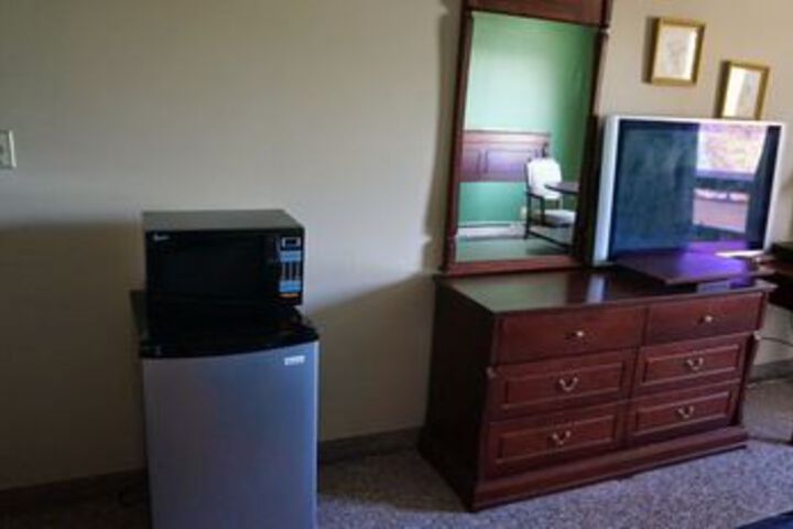 Room 5 of 11