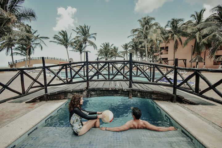 Pool 33 of 82