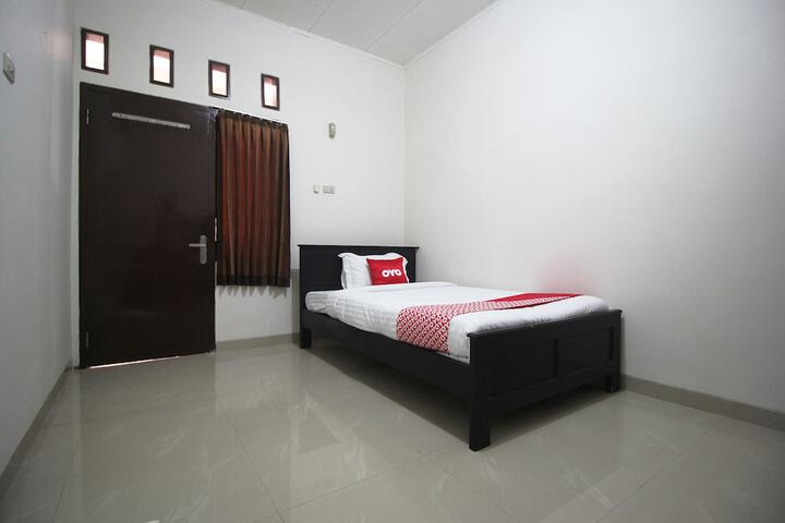 Room 11 of 34