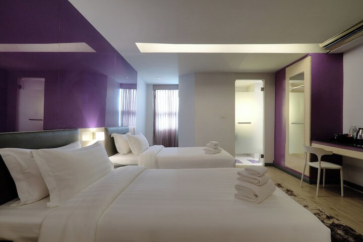 Room 12 of 36