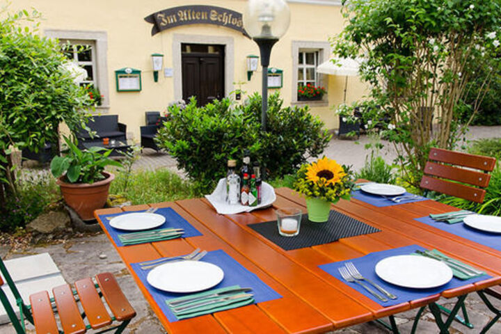 Dining 3 of 26
