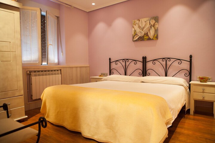 Room 10 of 85