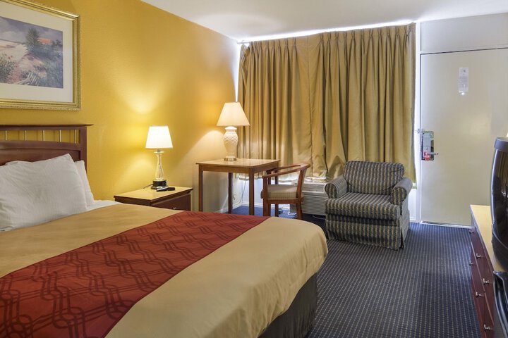 Double Bed (4 of 9)