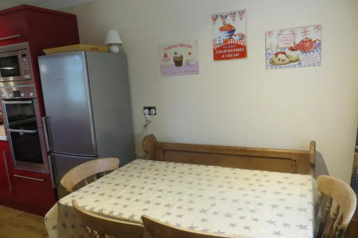Room 9 of 10
