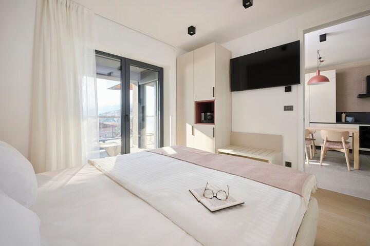 Room 17 of 41