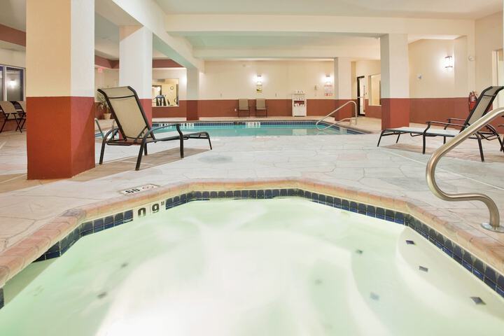 Pool 21 of 56