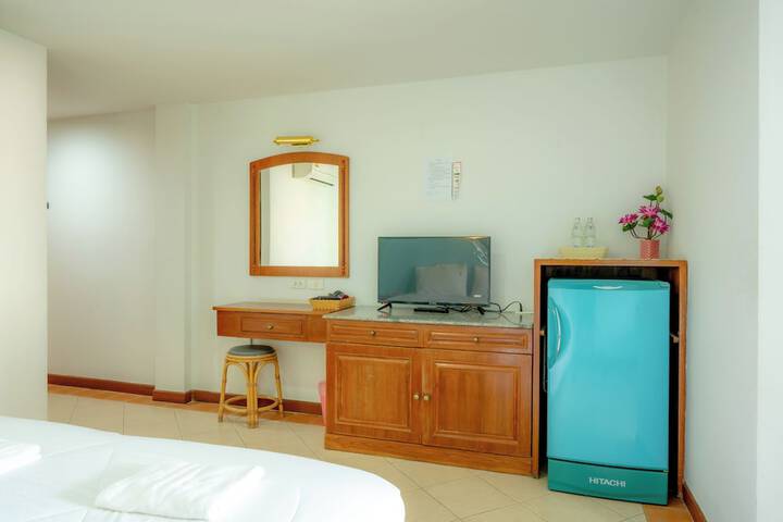 Room 5 of 19