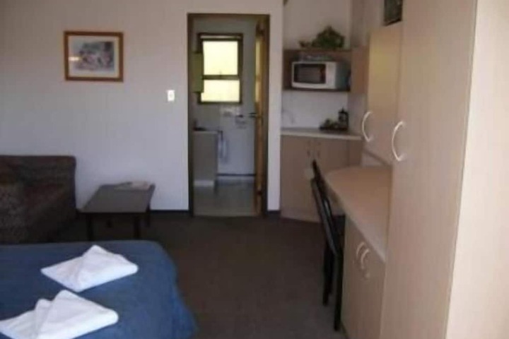 Room 32 of 48