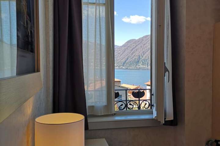 Room 27 of 55